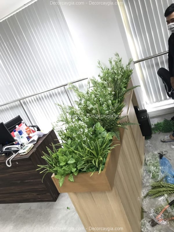 Bục cây giả ngoài trời