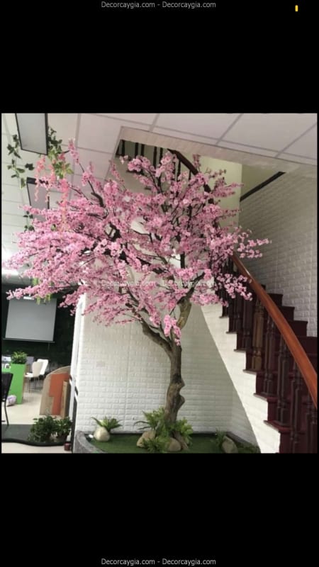 Cây hoa anh đào giả trang trí cầu thang