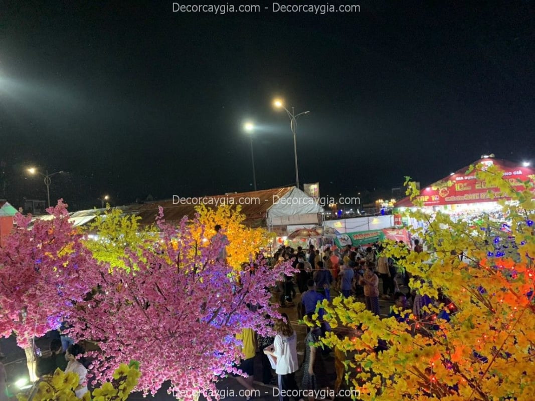 Lễ hội hoa anh đào giả