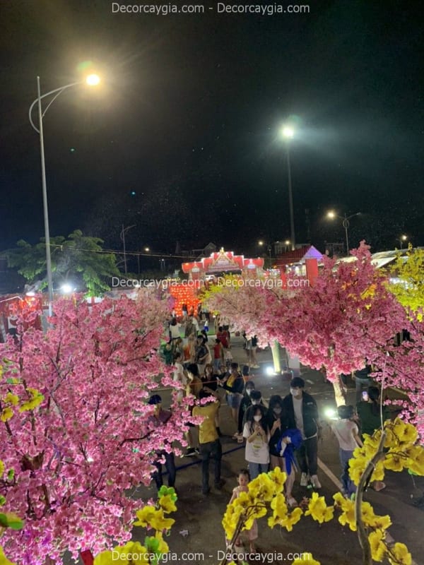 Lễ hội hoa anh đào giả