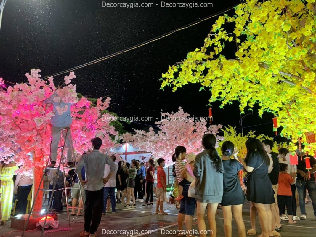 Lễ hội hoa anh đào giả