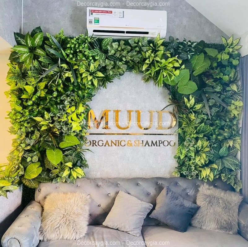 Tường cây giả tại Chương Mỹ