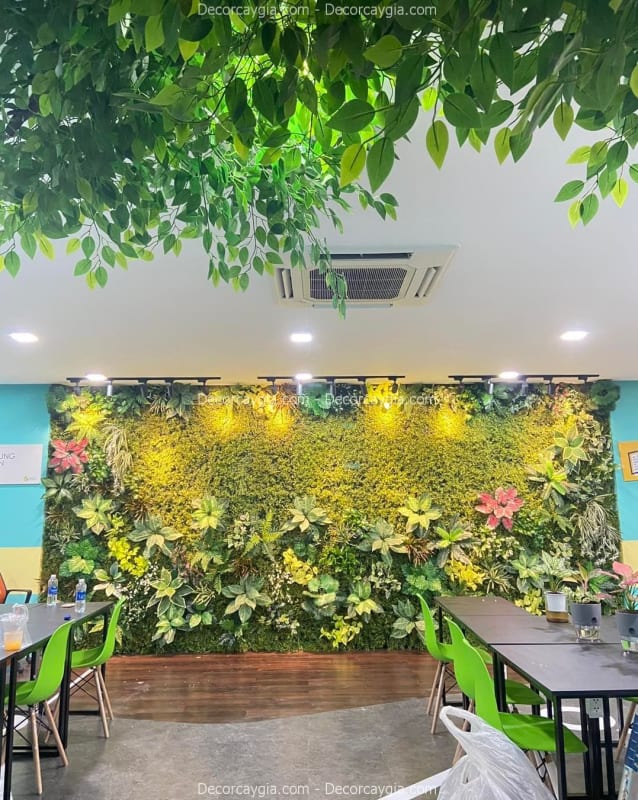 Tường cây giả tại Quốc Oai
