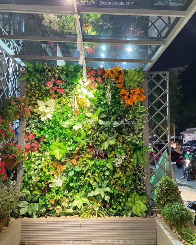 Tường cây giả tại Tây Hồ